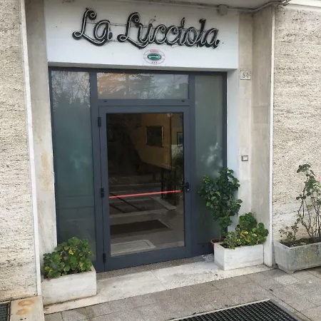 La Lucciola 3*